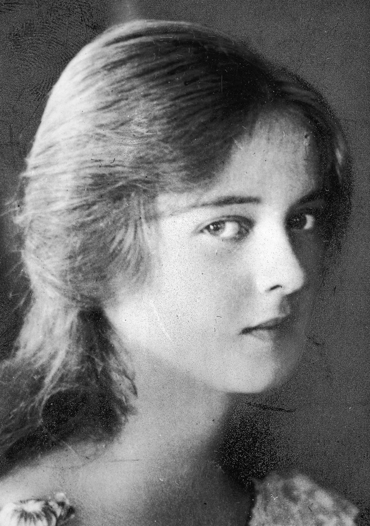 1923: Bette Davis